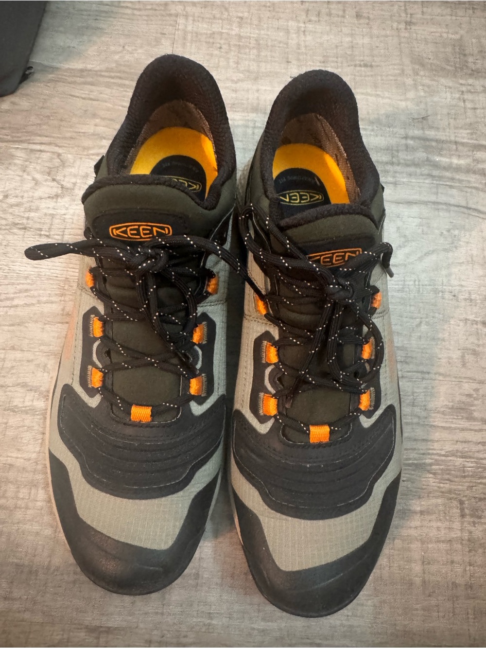 KEEN Men's Gray and Black Tempo Flex Waterproof Hiking Sneakers